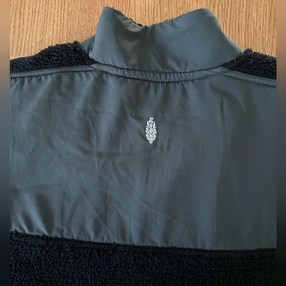 Free People Tournament Fleece black/gray NWOT size M - Picture 9 of 10